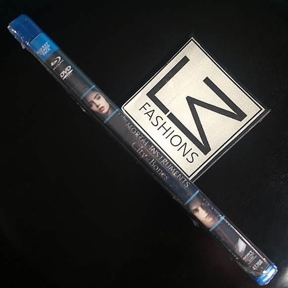 The Mortal Instruments: City of Bones Blu Ray/DVD combo pack, Factory Sealed - Picture 10 of 13